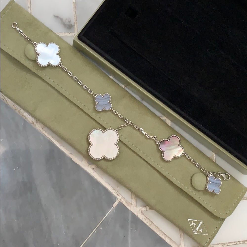 SOLD ♥️ Van Cleef & Arpels Magic Alhambra bracelet